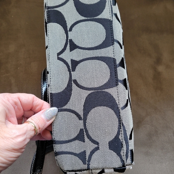 Coach - Picture 3 of 5